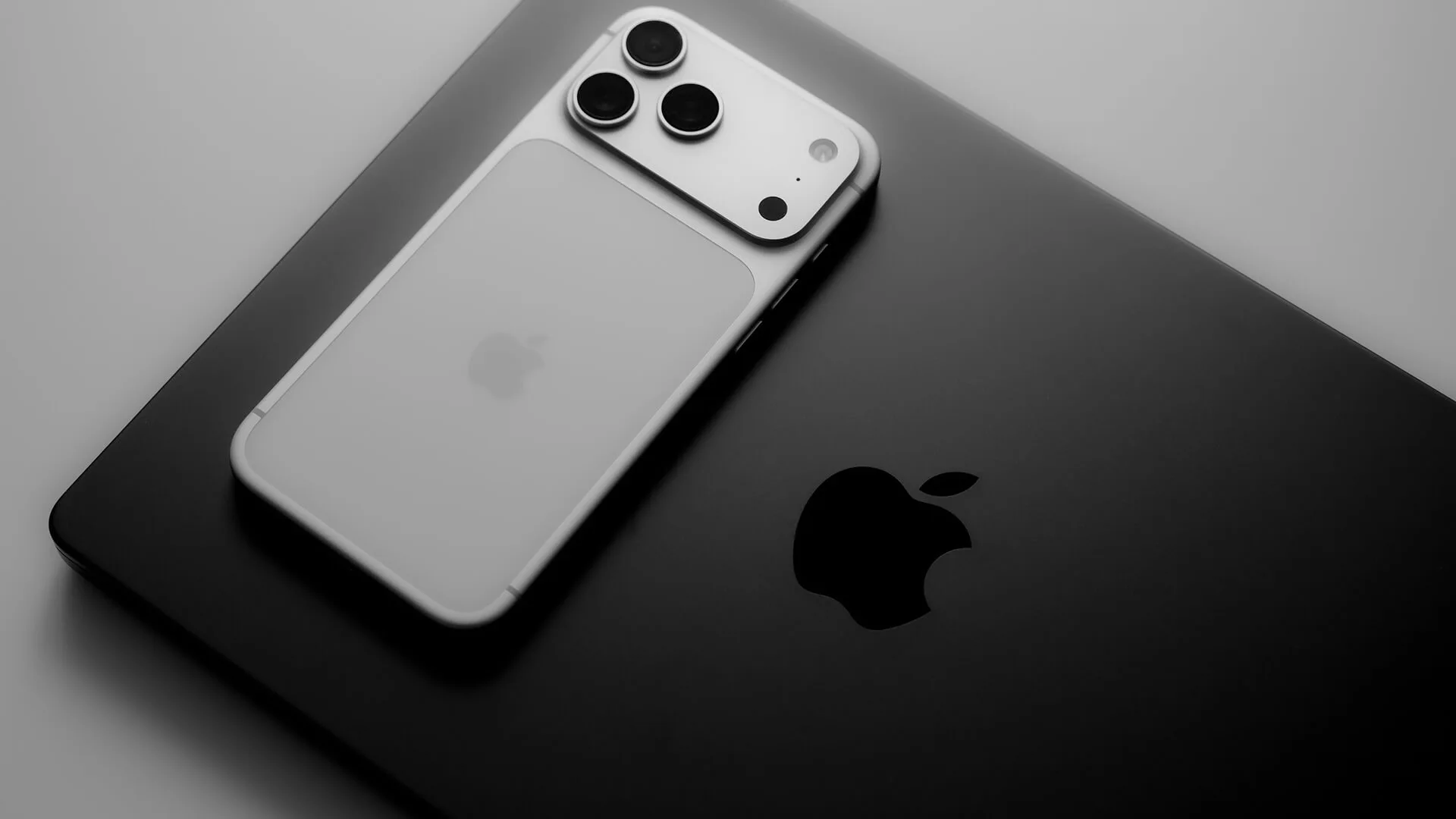 apple just its first glimpse at how iphone 17 sales are going