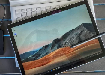 surface book 3 and 2 continue windows 11 2025 update rollout